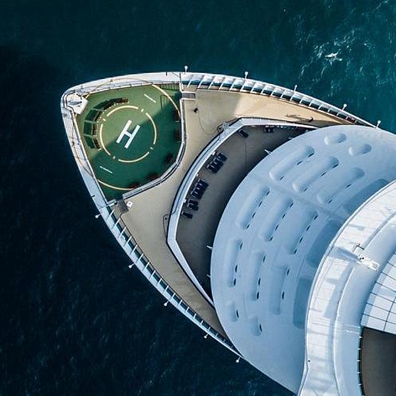 Aereal view of a ship