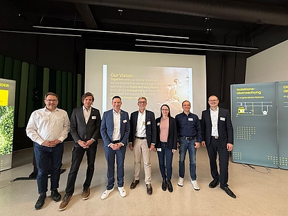 Auf dem Foto zu sehen sind die Referenten auf der Veranstaltung "Hessen Innovativ"