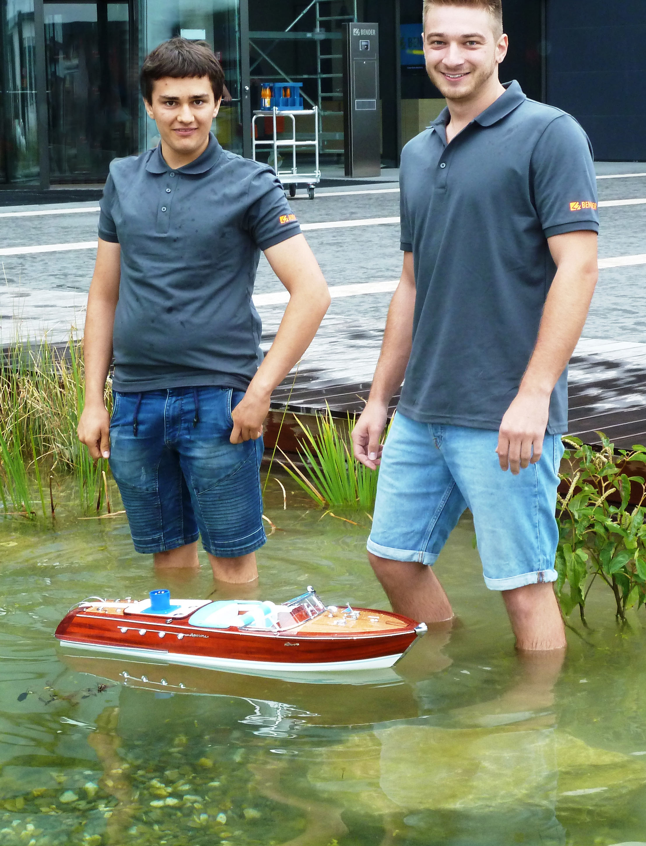 Sicher an Bord mit Bender! Sicher an Bord mit Bender!