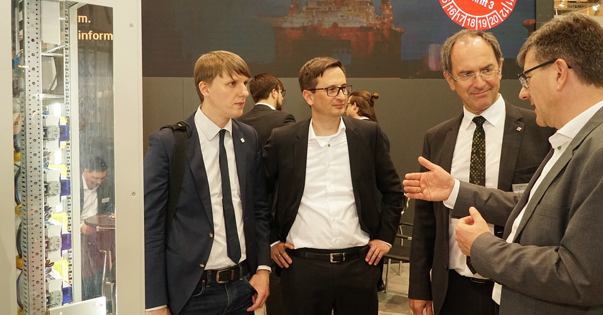 Regierungspräsident Ullrich besucht Bender auf der Hannover Messe Regierungspräsident Ullrich besucht Bender auf der Hannover Messe