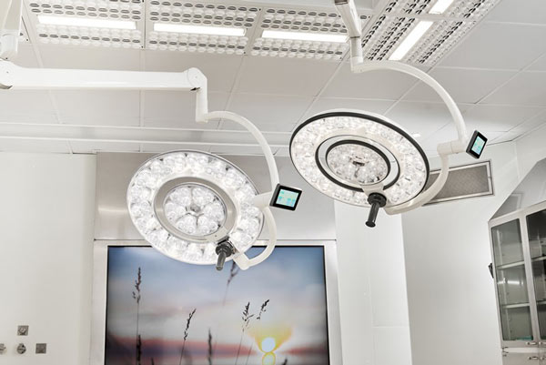 Q-Flow™ Fluent and Vision Surgical Lights in an Operating Theatre