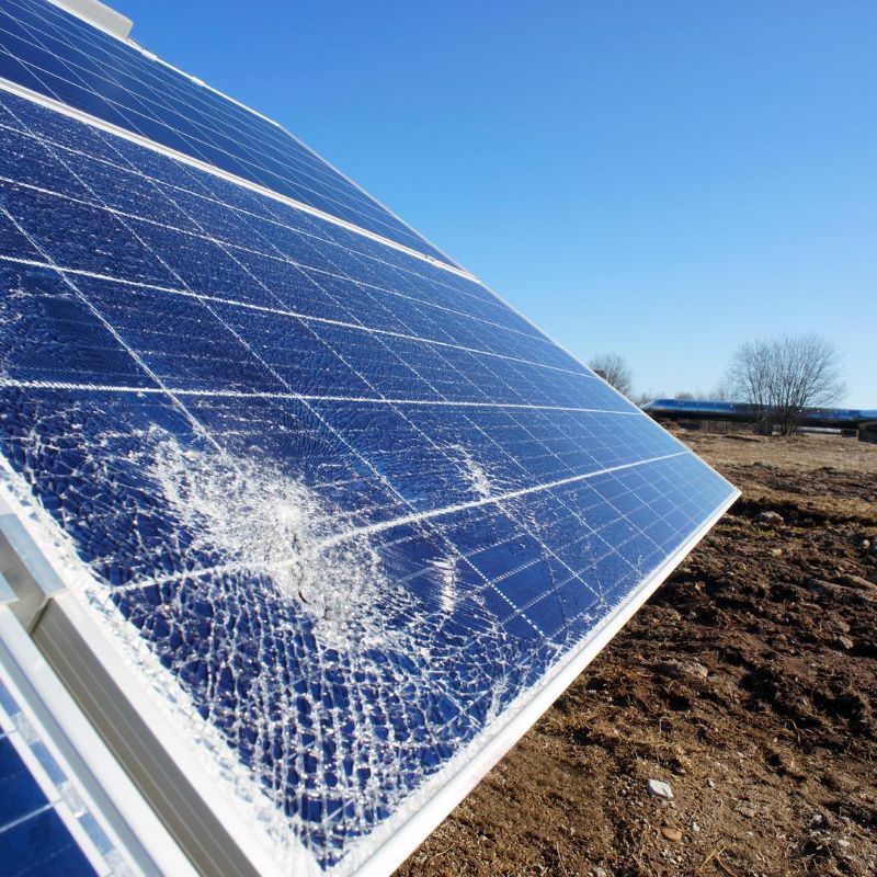 Bild eines beschädigten Solarpanels